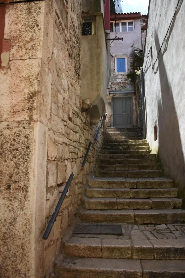 Modern Stairs Apartamento Rovinj Exterior foto